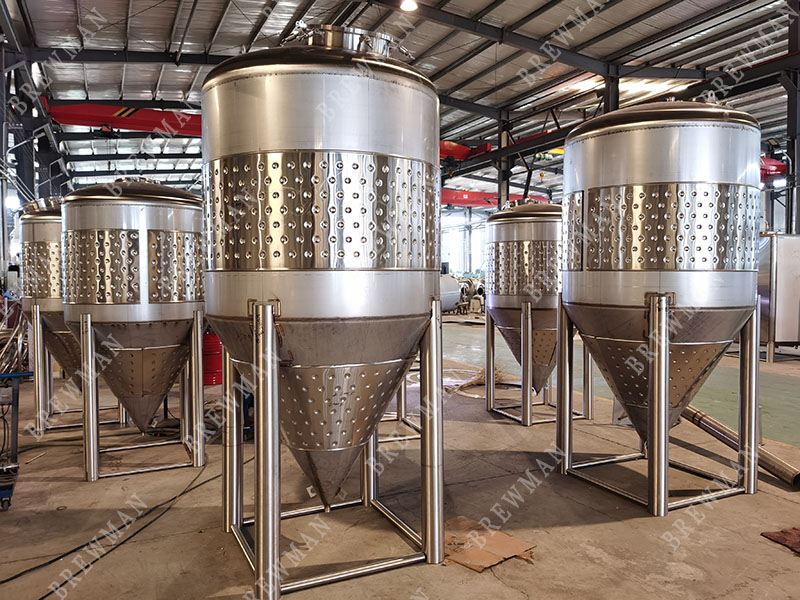 Cuatro sets 2000l cerveza de acero inoxidable fermentadores en stock